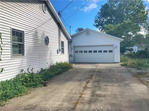 106 Pershing St, Celina, OH 45822 photo 4