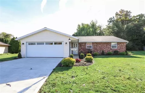 2702 Seymour Ln, Springfield, OH 45503 photo 1