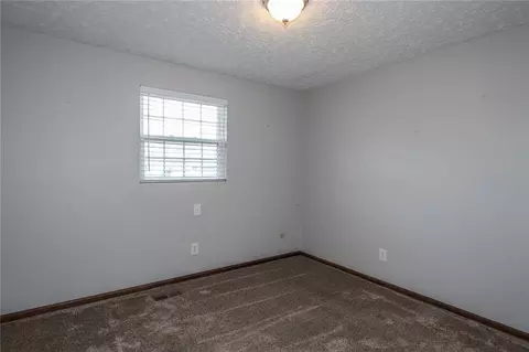 2702 Seymour Ln, Springfield, OH 45503 photo 14