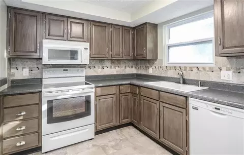 2702 Seymour Ln, Springfield, OH 45503 photo 7