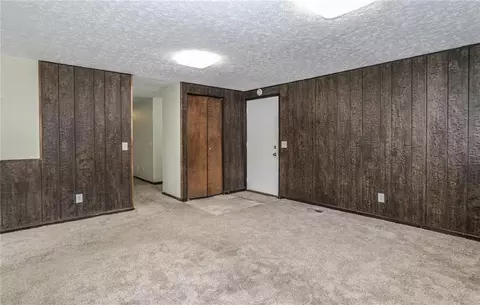 2702 Seymour Ln, Springfield, OH 45503 photo 6