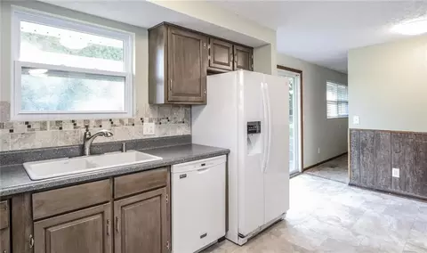 2702 Seymour Ln, Springfield, OH 45503 photo 8