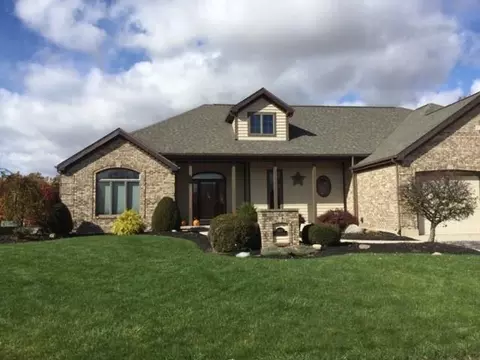 1807 Meadowview Dr, Celina, OH 45822 photo 2