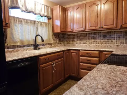 4822 Ashley Dr, Springfield, OH 45503 photo 6