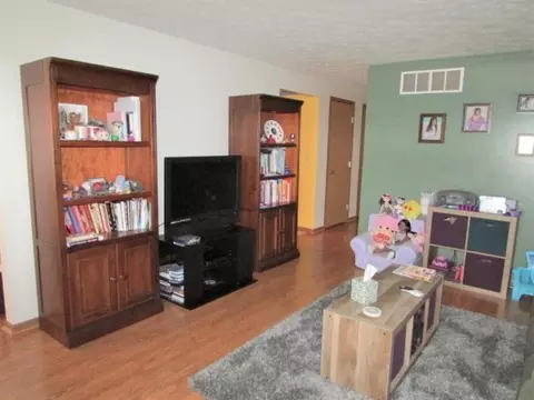 3926 Harris, Springfield, OH 45503 photo 3