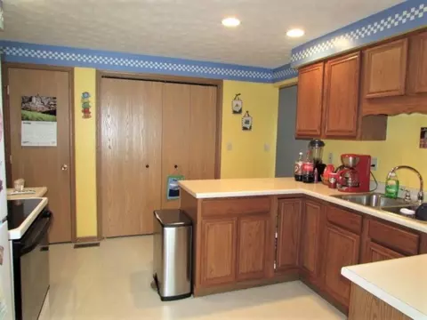3926 Harris, Springfield, OH 45503 photo 10
