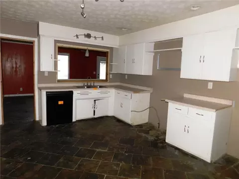 136 W Pinehurst St, Sidney, OH 45365 photo 3