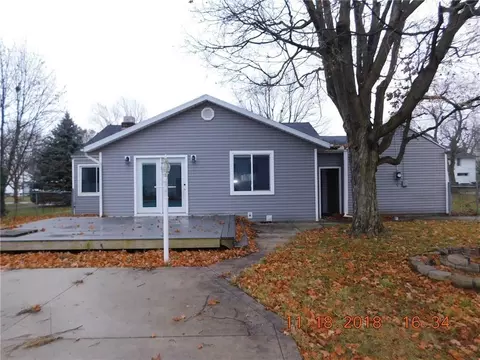 136 W Pinehurst St, Sidney, OH 45365 photo 2