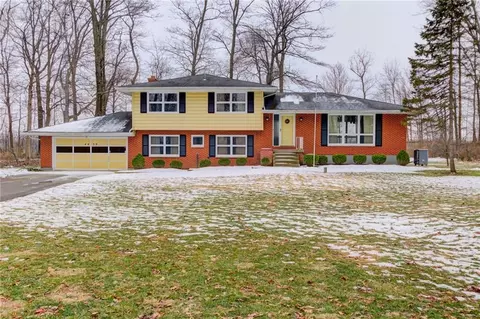 4439 S Tecumseh Rd, Springfield, OH 45502 photo 1