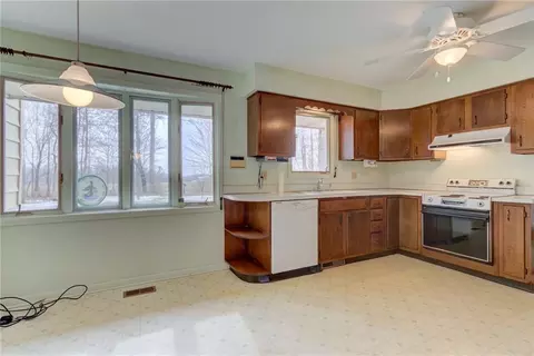 4439 S Tecumseh Rd, Springfield, OH 45502 photo 9