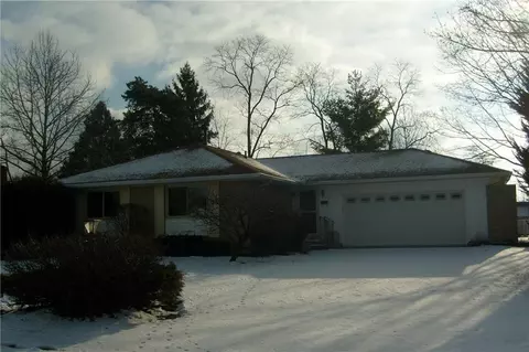 3216 Bristol Dr, Springfield, OH 45503 photo 1