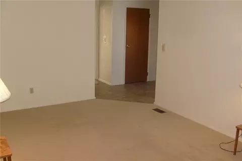 3216 Bristol Dr, Springfield, OH 45503 photo 5
