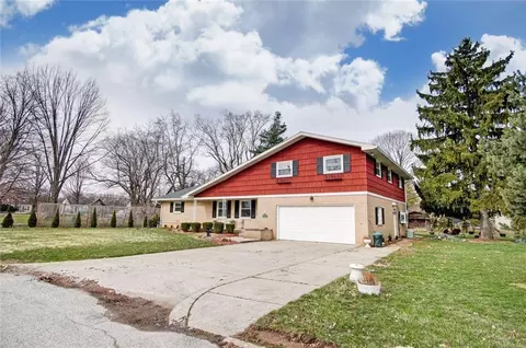 511 Holiday Dr, Springfield, OH 45505 photo 2