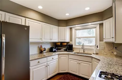 511 Holiday Dr, Springfield, OH 45505 photo 7