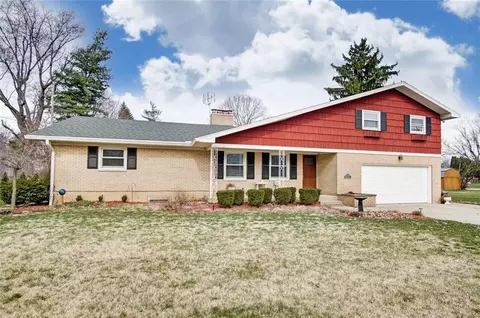 511 Holiday Dr, Springfield, OH 45505 photo 1