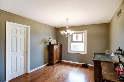 511 Holiday Dr, Springfield, OH 45505 photo 4