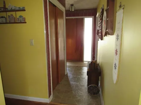 2532 Carousel Dr, Springfield, OH 45503 photo 2