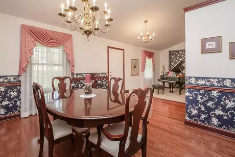 1310 Kingsgate Rd, Springfield, OH 45503 photo 2
