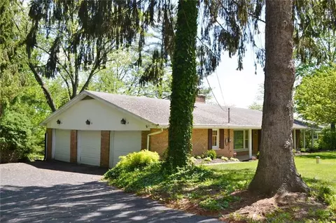 2536 Fox Hollow Rd, Springfield, OH 45502 photo 2