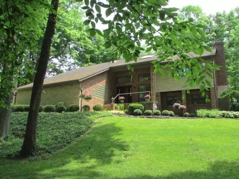 440 Aberfelda Dr, Springfield, OH 45504 photo 1