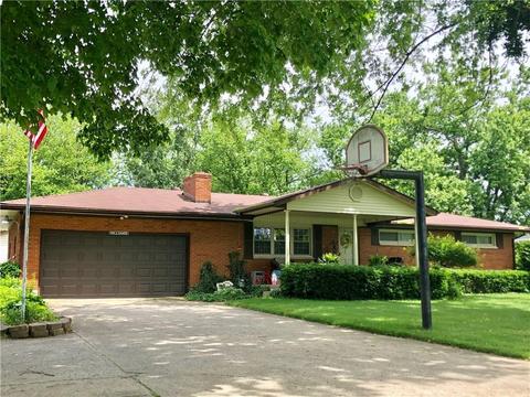 2828 S Burnett Rd, Springfield, OH 45505 photo 2