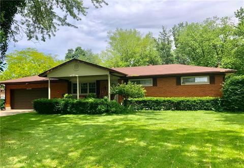 2828 S Burnett Rd, Springfield, OH 45505 photo 1