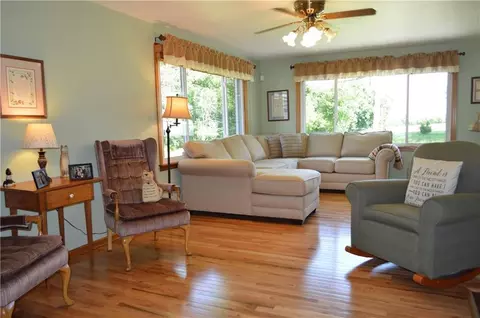 1208 Redbud, Springfield, OH 45504 photo 2