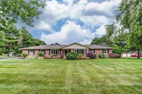4627 S Plateau Dr, Springfield, OH 45502 photo 2