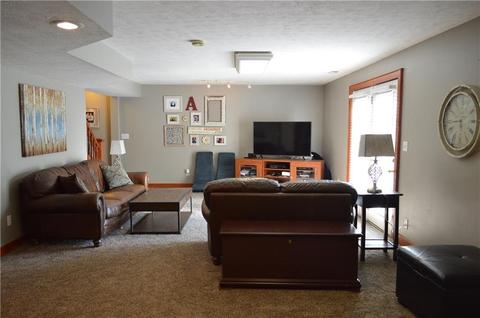 2440 Greystone, Springfield, OH 45503 photo 20
