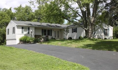 1919 Cheviot Hls, Springfield, OH 45505 photo 1