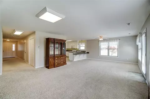 284 Hampton Trl, Springfield, OH 45502 photo 8