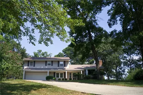 1918 Devon Dr, Springfield, OH 45503 photo 1