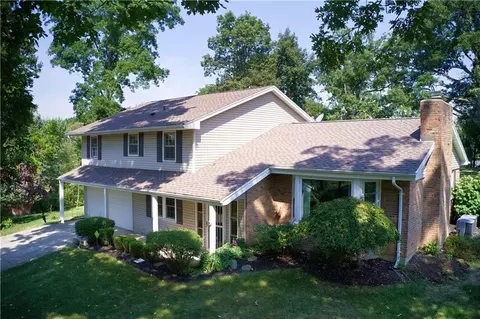 1918 Devon Dr, Springfield, OH 45503 photo 2