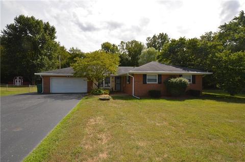 1901 Granada Dr, Springfield, OH 45503 photo 1