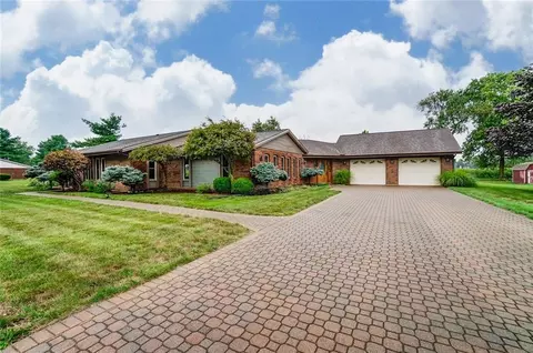 4062 Chico Ct, Springfield, OH 45502 photo 1