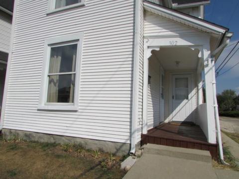 302 N Isabella St, Springfield, OH 45504 photo 3
