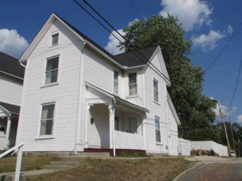 302 N Isabella St, Springfield, OH 45504 photo 1