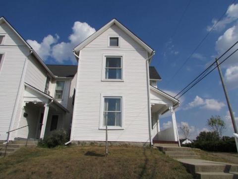 302 N Isabella St, Springfield, OH 45504 photo 2