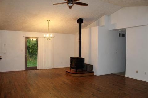 875 E Jackson, Springfield, OH 45502 photo 3