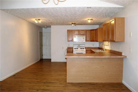 875 E Jackson, Springfield, OH 45502 photo 5
