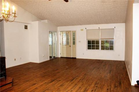 875 E Jackson, Springfield, OH 45502 photo 4