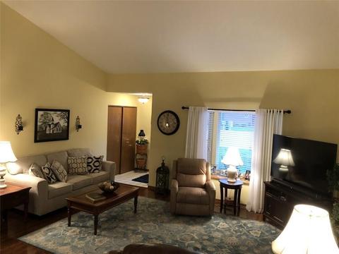 1075 Old Farm Ln, Springfield, OH 45503 photo 9
