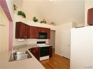 8740 Woolstone Ct, Maineville, OH 45039 photo 4