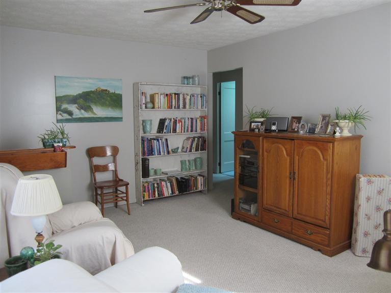 5944 Sharp Rd, Dayton, OH 45432 photo 4