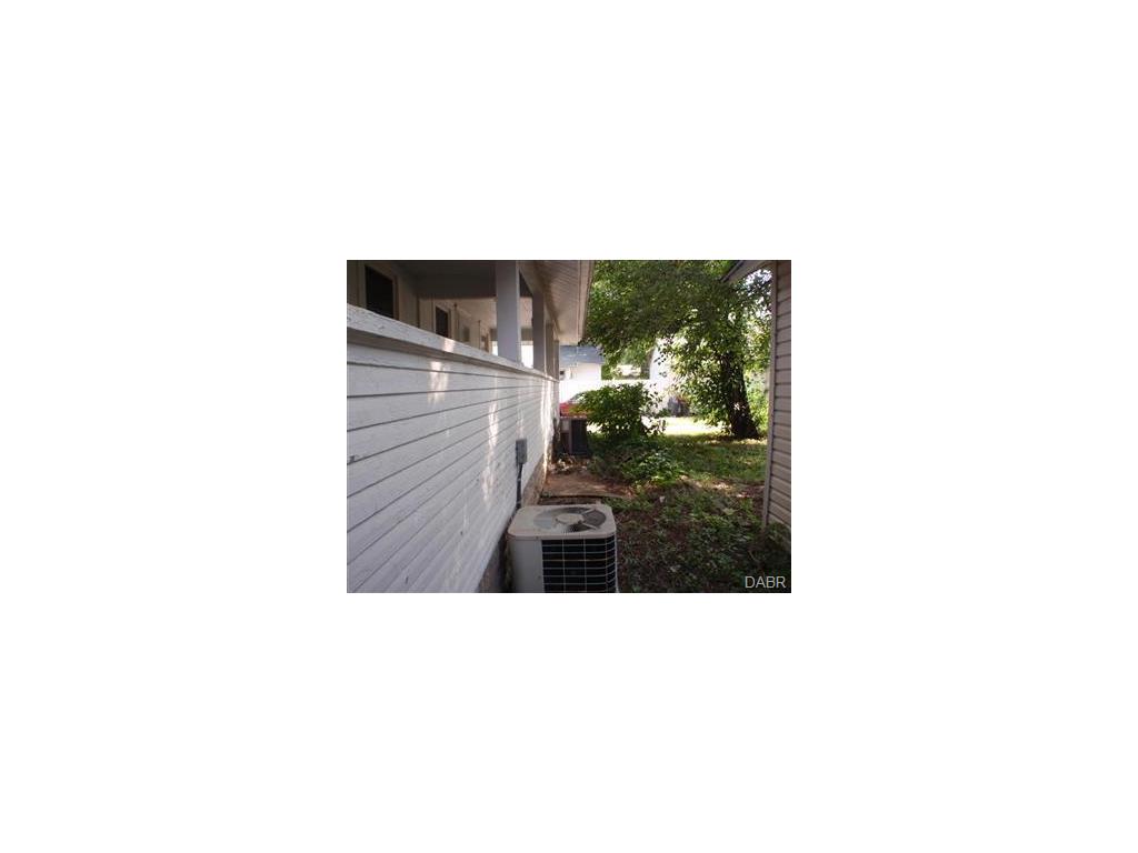 7 Maple Ave, Fairborn, OH 45324 photo 3