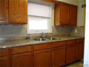 356 Nottingham Rd, Dayton, OH 45405 photo 4