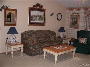 1524 New Castle Ln, Springfield, OH 45503 photo 2