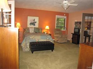 561 Cottingwood Ct, Kettering, OH 45429 photo 9