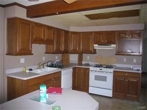 2116 Bataan Dr, Dayton, OH 45420 photo 2