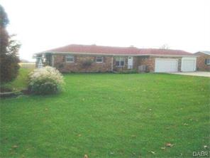 2375 Moorefield Rd, Springfield, OH 45502 photo 1